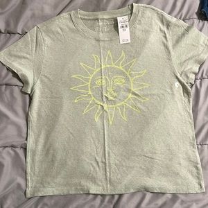 NWT! AE graphic tee.
